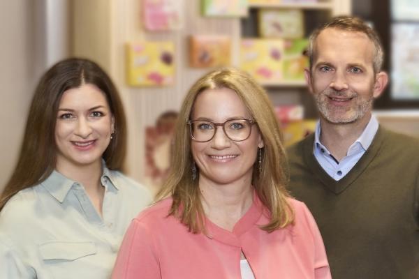 Andrea Huber-Schallmeiner wird neuer Country Head Ice Cream Austria. Vertriebsseitig wird der Eiscreme-Bereich im Lebensmittelhandel ab sofort von Judith Freller geführt, das Out-of-Home Geschäft wird von Markus Klicka geleitet. 