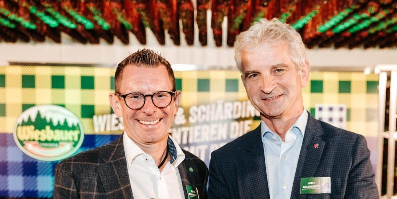 Wiesbauer-Geschäftsführer Thomas Schmiedbauer und Berglandmilch-Chef Josef Braunshofer